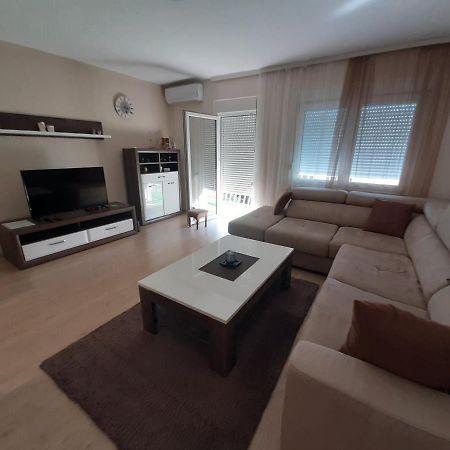 Apartment 081 Podgorica Buitenkant foto